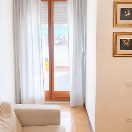Elena, Centrale, 3km Dal Mare Apartment *